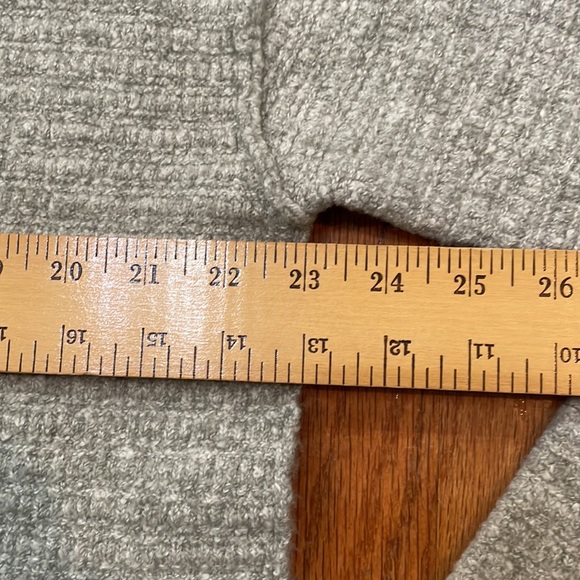 Free People Size Medium Gray oversized Women’s V Neck Sweater very Soft - Picture 4 of 11